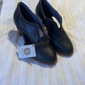 Hand made Elf black leather booties from Bali size 7